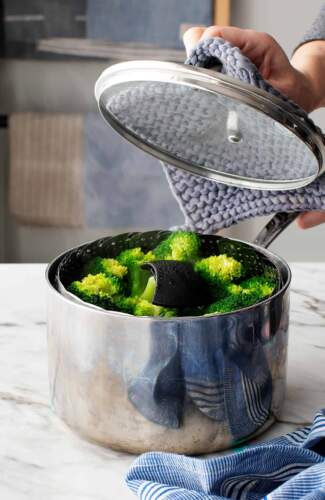 how to steam broccoli