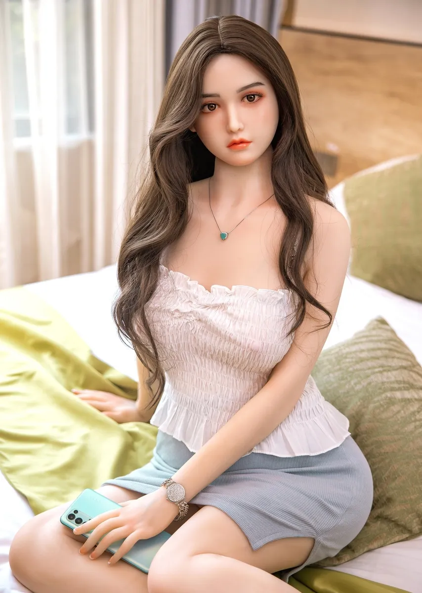 What are HongKong Doll